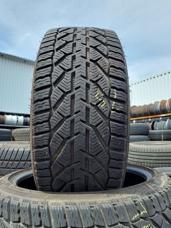 Strial Winter 215/40 R 17 87 V | téli   DOT3020 6.8 mm