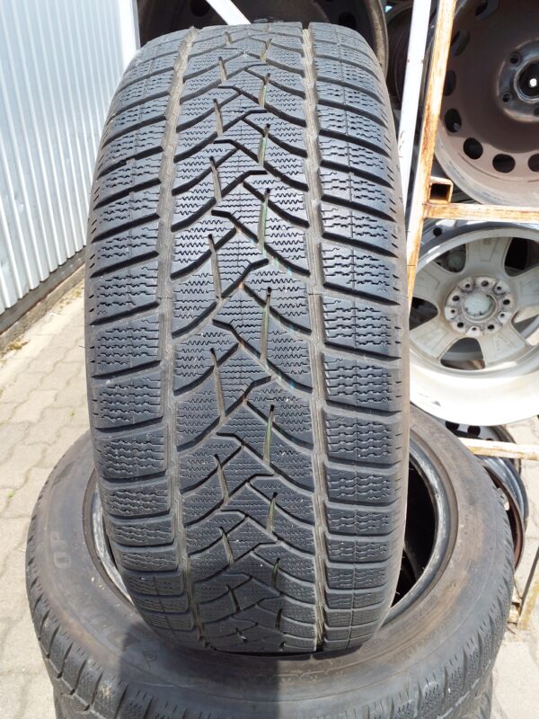 Dunlop Winter Sport 5 SUV 255/45 R 20 105 V | téli   DOT4118 7.6 mm