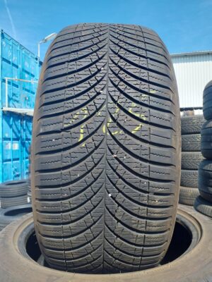 Goodyear Vector 4Season Gen-3 235/45 R 18 98 Y | négyévszakos   DOT0223 5.2 mm