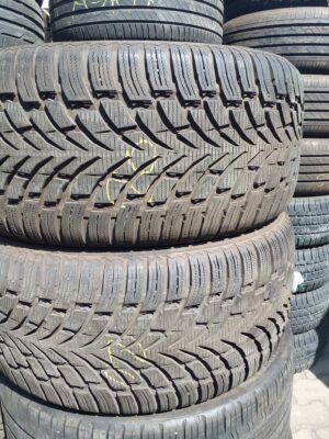 Nokian WR SUV 4 285/45 R 19 111 V | téli   DOT1220 6.8 mm
