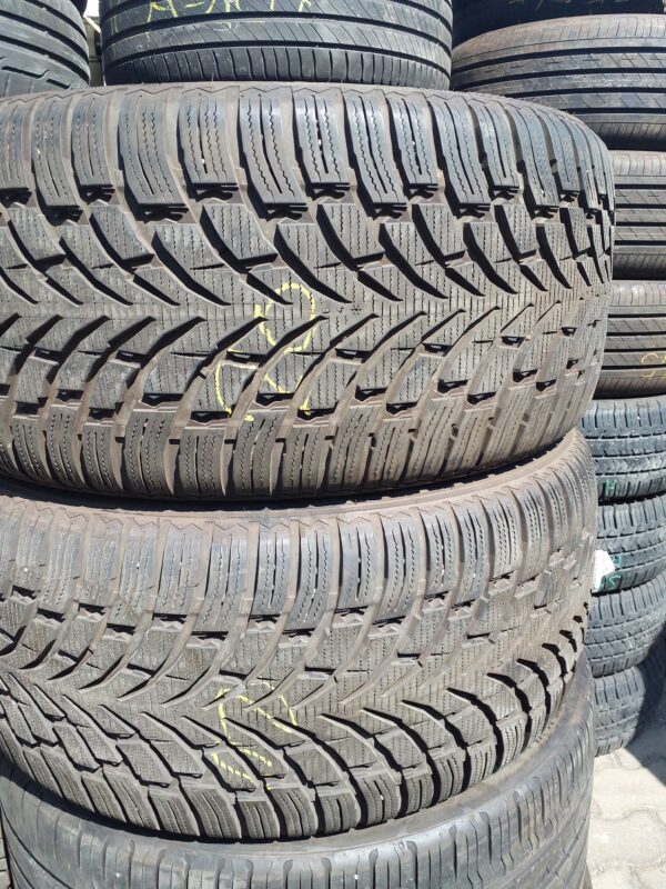 Nokian WR SUV 4 285/45 R 19 111 V | téli   DOT1220 6.8 mm