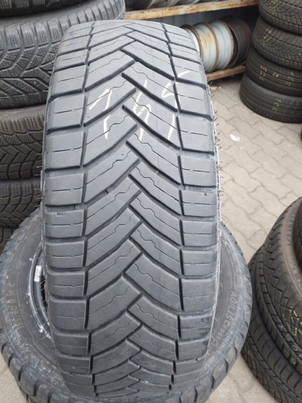 Michelin Agilis Crossclimate 195/60 R 16 C 99/97 H | négyévszakos   DOT5121 6.5 mm