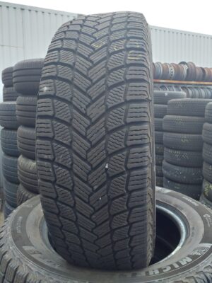 Michelin X-Ice Snow SUV 235/60 R 17 106 T | téli   DOT0822 6.4 mm