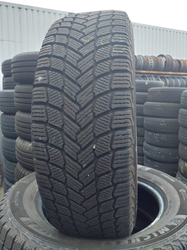 Michelin X-Ice Snow SUV 235/60 R 17 106 T | téli   DOT0822 6.4 mm