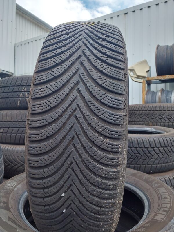 Michelin Alpin5 205/60 R 16 92 H | téli   DOT3621 5 mm