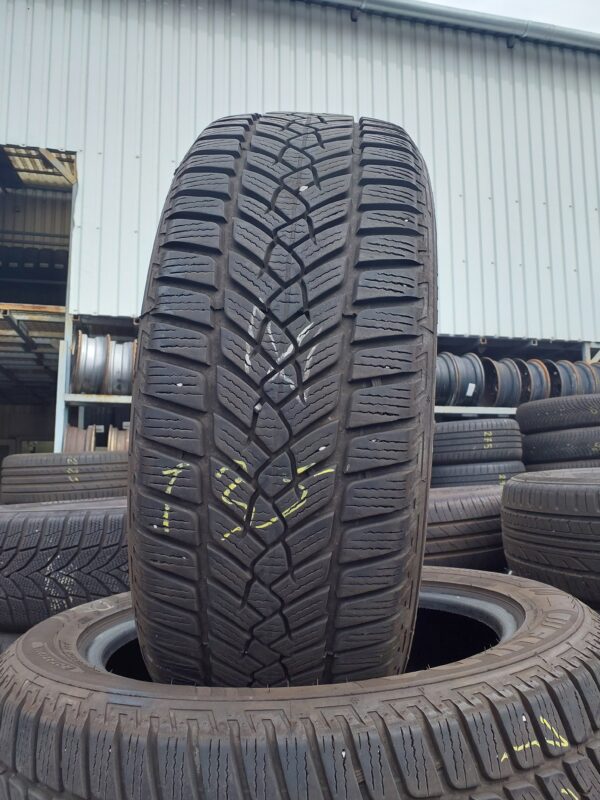 Fulda Krisalp HP2 215/55 R 17 98 V | téli   DOT4123 6.8 mm