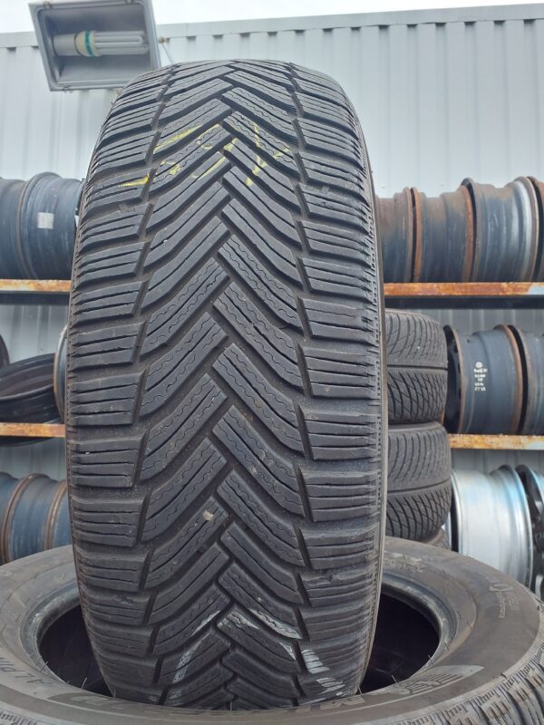 Michelin Alpin6 225/55 R 17 97 H | téli   DOT4320 6.3 mm
