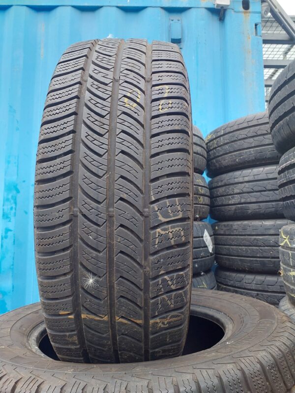 Continental VanContact Winter2 225/65 R 16 C 112/110 R | téli   DOT2323 7.9 mm
