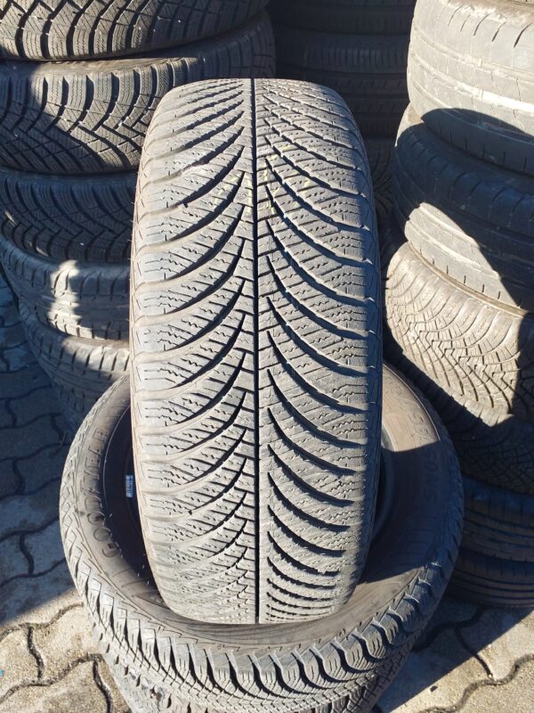Goodyear Vector 4Season Gen-2 195/60 R 15 88 H | négyévszakos   DOT0520 6.3 mm