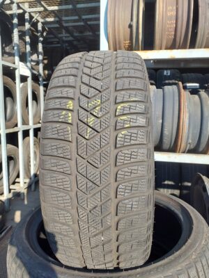 Pirelli SottoZero 3 225/40 R 18 92 V | téli   DOT2622 5.7 mm