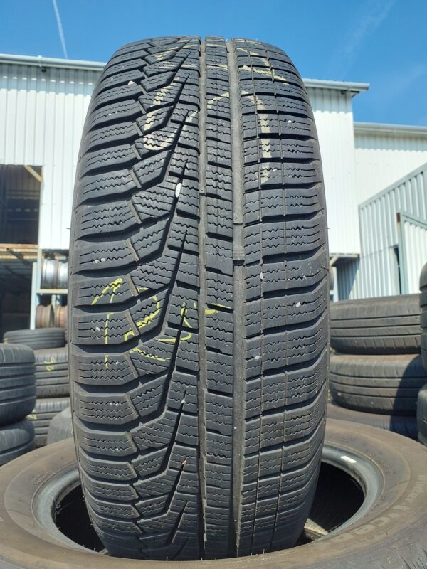 Hankook W320 205/60 R 16 92 H | téli   DOT1722 5.1 mm