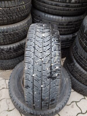 Uniroyal Snow Max 3 215/70 R 15  C 109/107 R | téli   DOT2521 7.1 mm