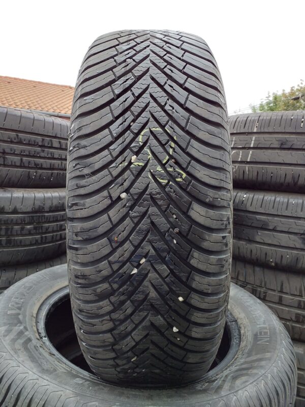 Vredestein Quatrac 195/60 R 15 88 H | négyévszakos   DOT1421 6.3 mm