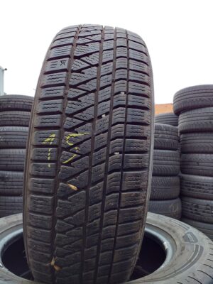 Kumho Wintercraft WS71 suv 215/65 R 17 99 V | téli   DOT2820 6 mm