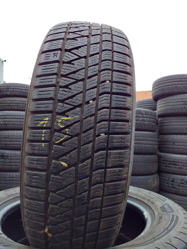 Kumho Wintercraft WS71 suv 215/65 R 17 99 V | téli   DOT2820 6 mm