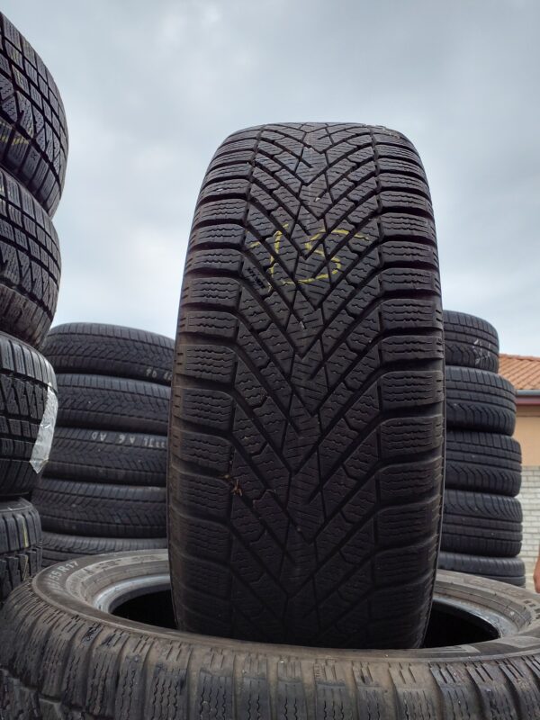 Pirelli Cinturato Winter 2 215/55 R 17 98 V | téli   DOT2421 5.8 mm