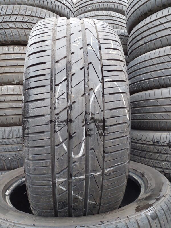 Hankook K127A 235/50 R 19 99 V | nyári   DOT3819 6.3 mm