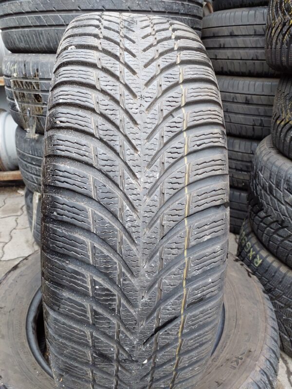 Nokian Snowproof 2 SUV 215/65 R 17 103 H | téli   DOT1923 6.3 mm