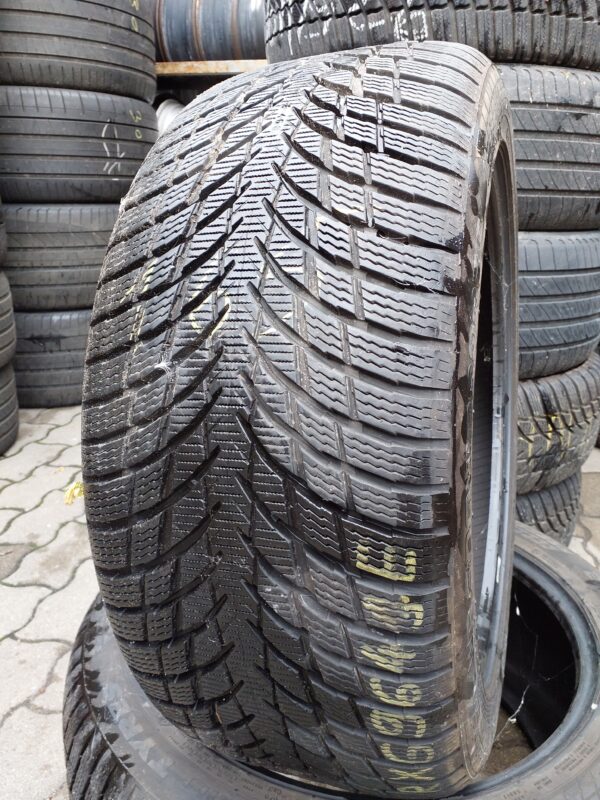 Nokian WR Snowproof P 245/45 R 18 100 V | téli   DOT2921 7.3 mm