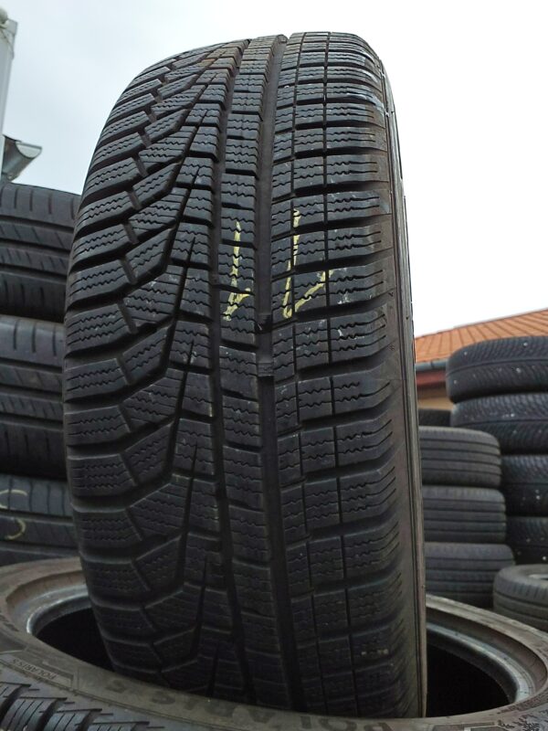 Hankook W320 205/60 R 16 92 H | téli   DOT4720 5.8 mm