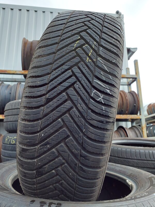 Hankook H750 205/60 R 16 96 V | négyévszakos   DOT1623 6 mm