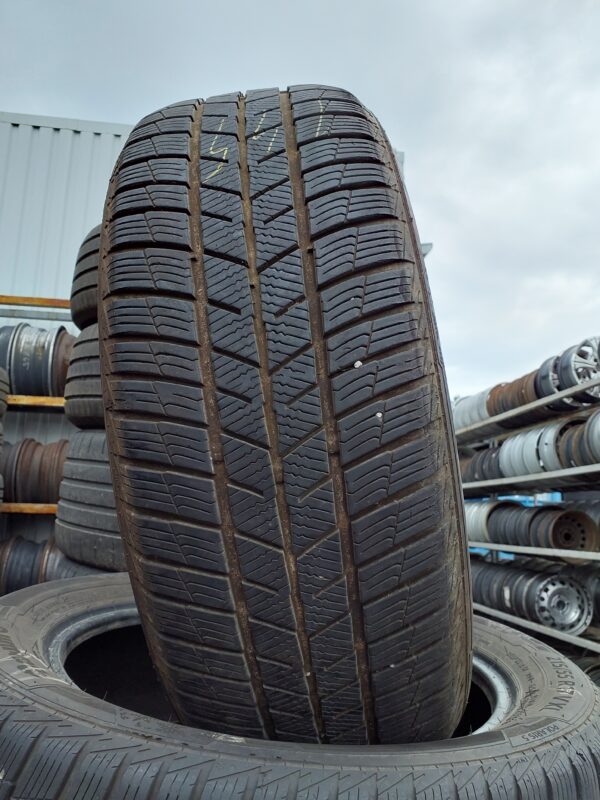 Barum Polaris 5 215/55 R 17 98 V | téli   DOT3621 5.4 mm